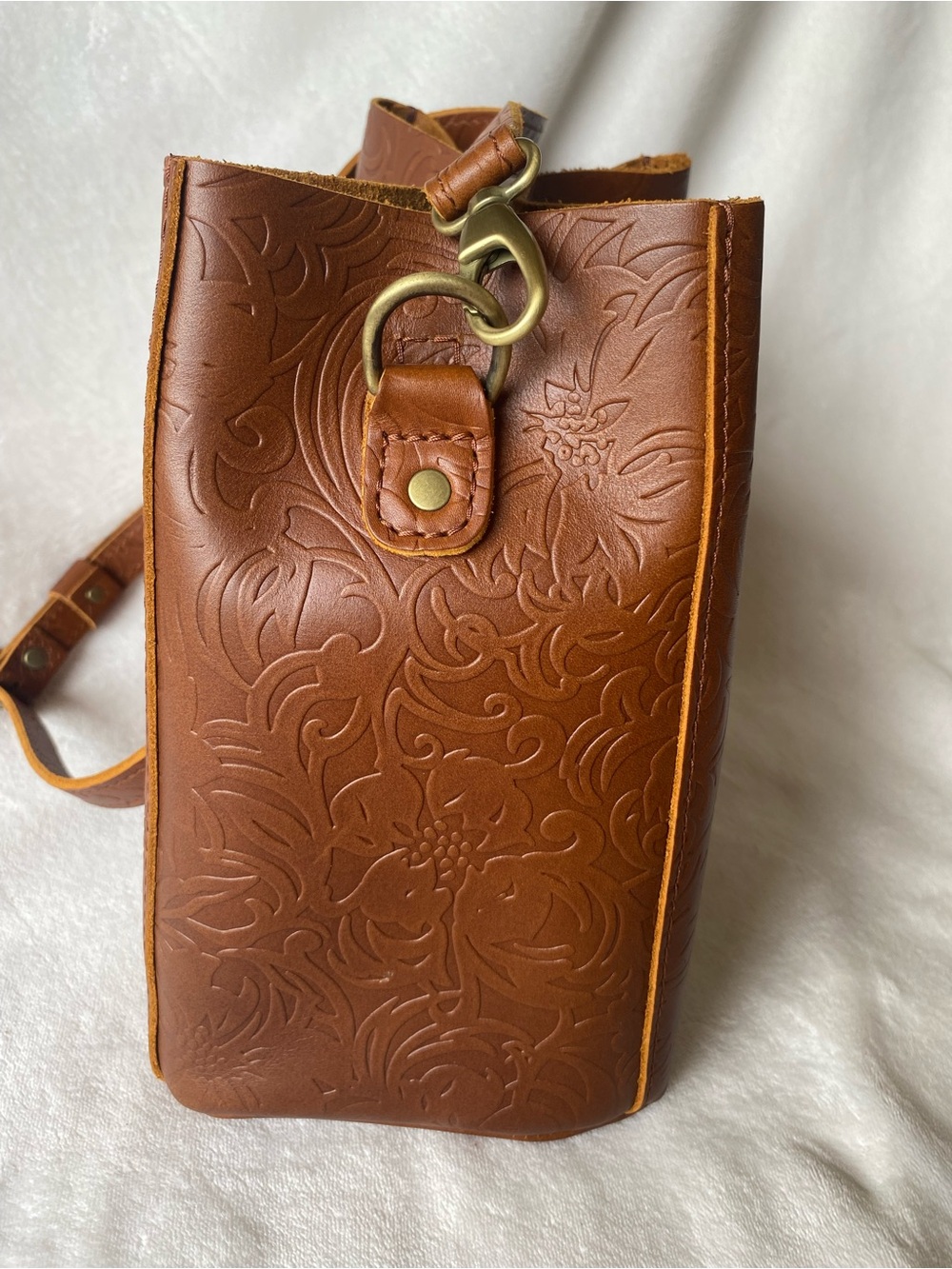 Portland Leather Goods Meadow Butterfly Bucket Bag - Picture 3 of 9